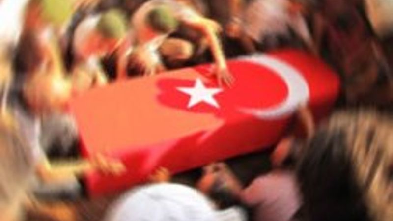 Türkiye 8 şehidine ağlıyor