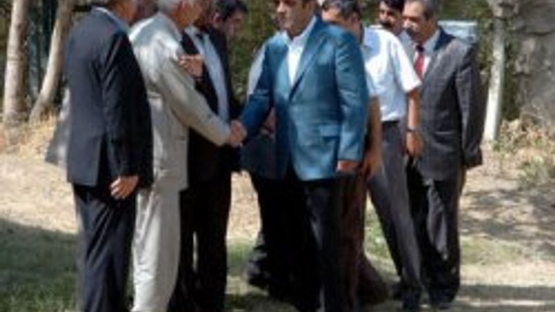 CHP'li Tanrıkulu ölen BDP'linin taziye evinde