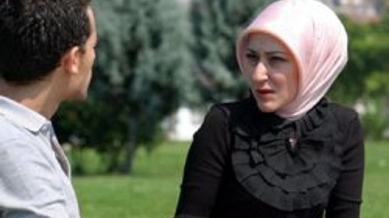 Özlem Albayrak'dan dindar erkeklere gönderme