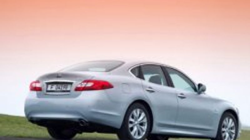 Infiniti hibrid modeli Guinness'e girdi