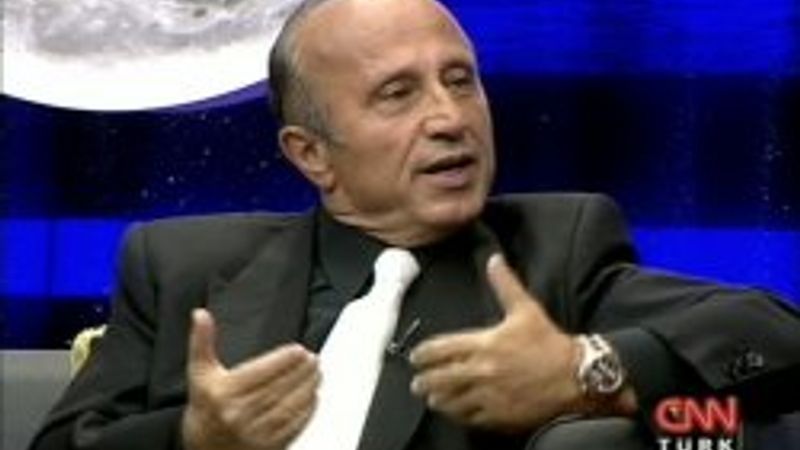 Yaşar Nuri Öztürk genç sevgiliden fırça yemiş - İzle