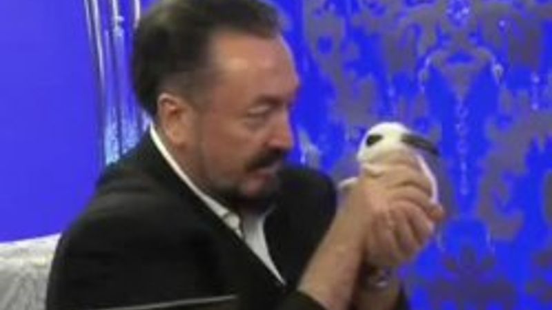 Adnan Oktar: Bazı kadınlar kaşar - İzle