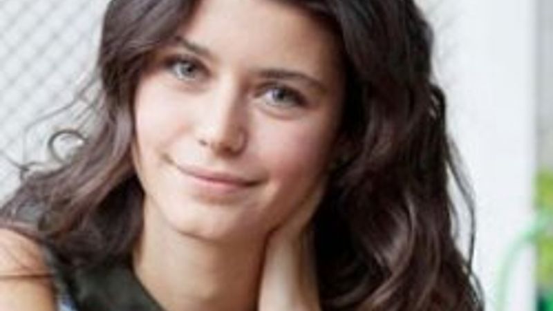 Beren Saat inzivaya çekiliyor