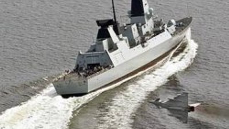 Hürmüz'de savaş çanları çalıyor