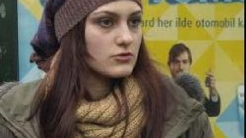 Cüzdanı için yolcu otobüsünü durdurdu