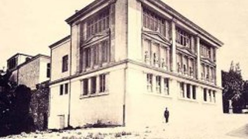 Sanayi-i Nefise Mekteb-i nedir