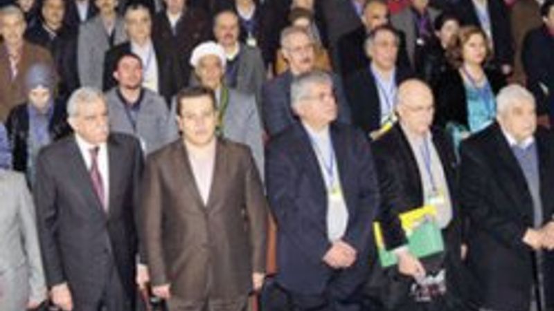 BDP'li vekillerden Kürtçe marş