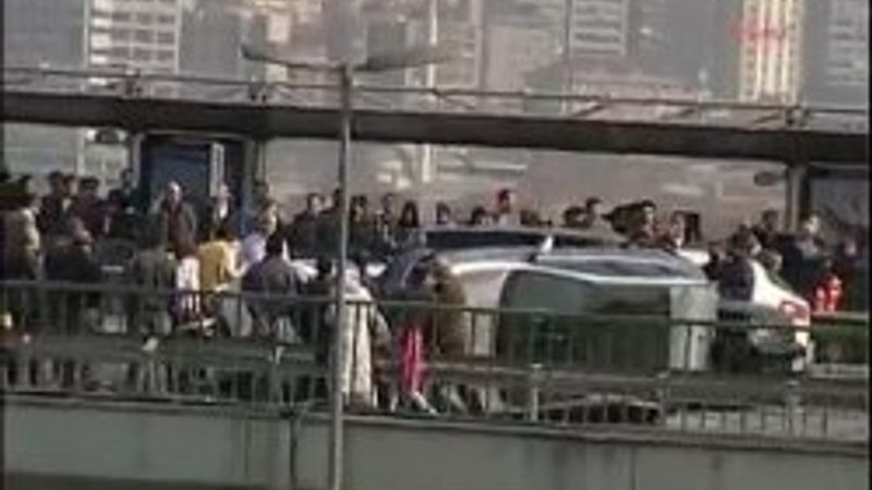 Kadıköy'de zincirleme kaza: 11 araç birbirine girdi