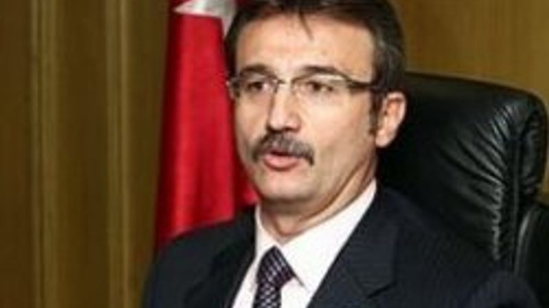 Eski bakan Tüzmen CHP'li vekile yumruk attı