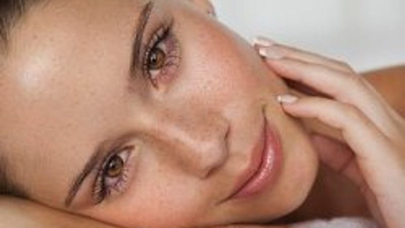 Yüzdeki çizgiler ve kırışıklıklar neden oluşur