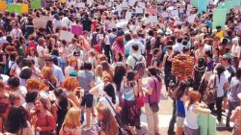 Kadınlardan Kadıköy'de kürtaj protestosu