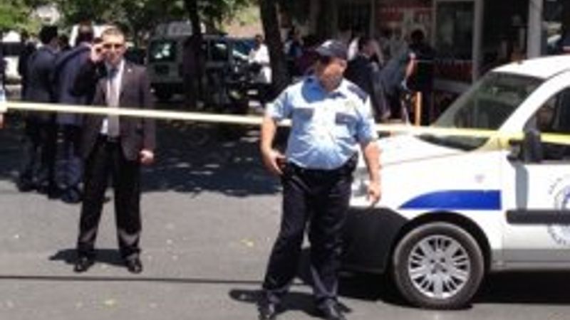 Gaziosmanpaşa'da polise silahlı saldırı: 1 şehit