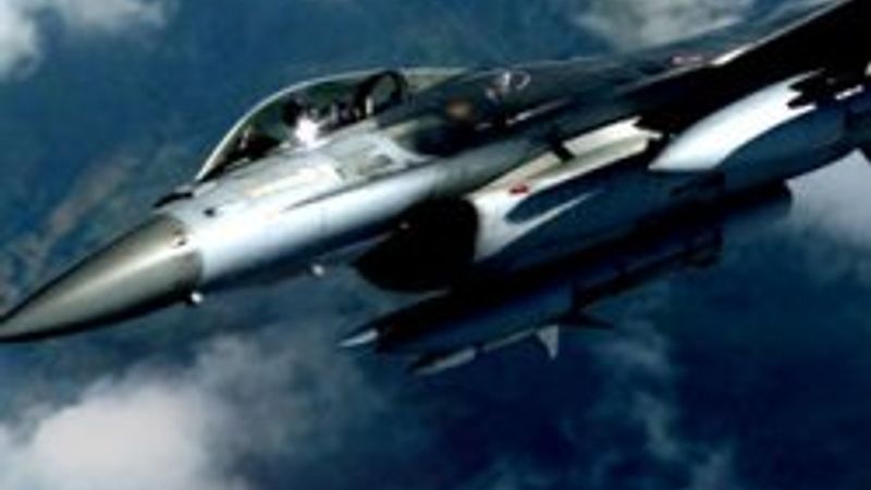 İsrail jeti Türkiye sınırına yaklaştı TSK alarm verdi