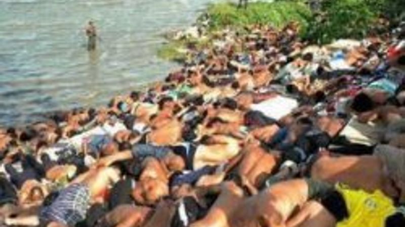 Arakan'da müslümanları canlı canlı yakıyorlar