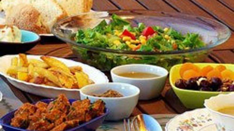 Ermeni ve Türk vatandaşlar iftarda