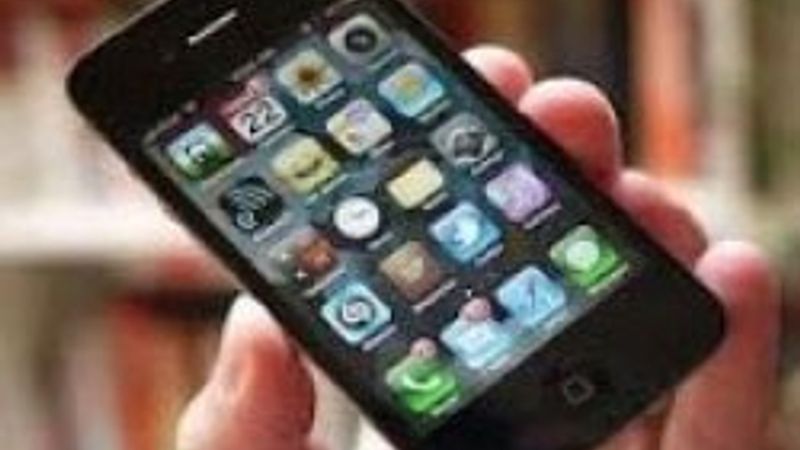iPhone 4 ve 4S'lerin fiyatı düşüyor