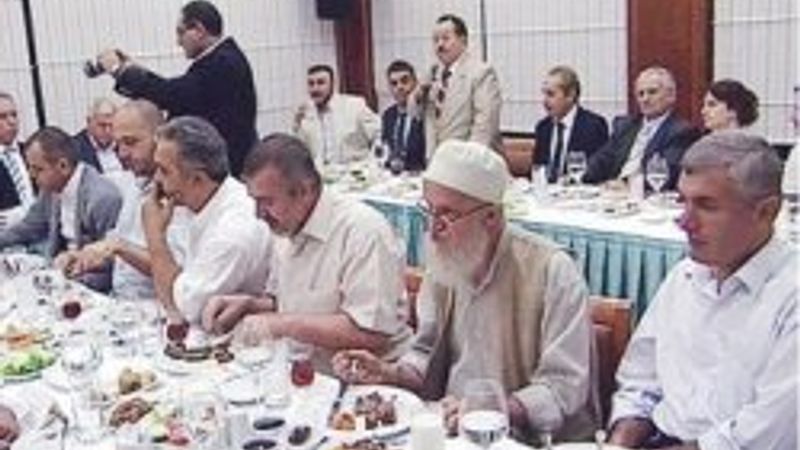 Ahmet Turan Alkan CHP iftarını yazdı