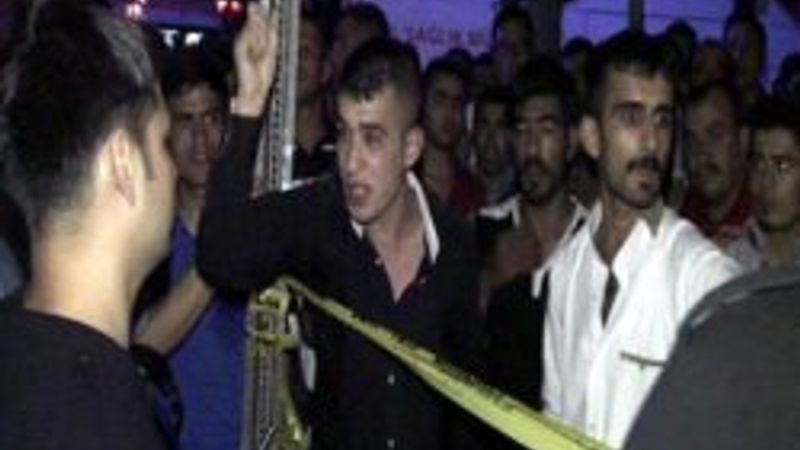 Gaziantep'te BDP binasını ateşe verdiler