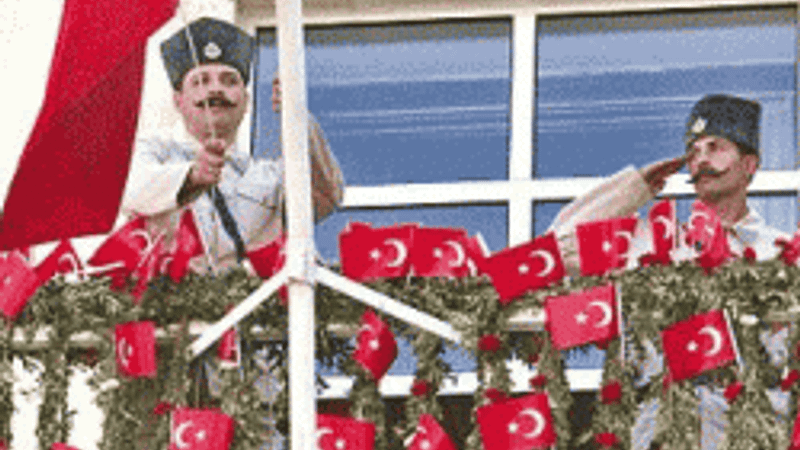 İzmir'de bayrak çekme töreni yapılmayacak