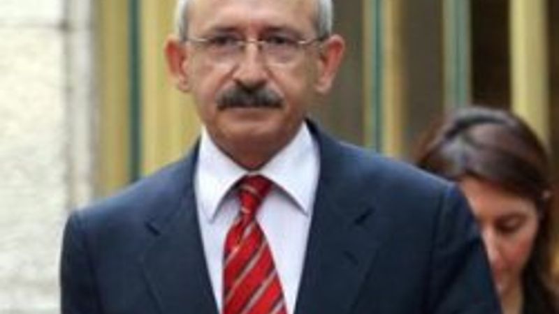 Kemal Kılıçdaroğlu Menderes'in mezarı başında