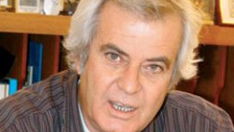 Tarık Akan: Kardeşim beyin özürlü