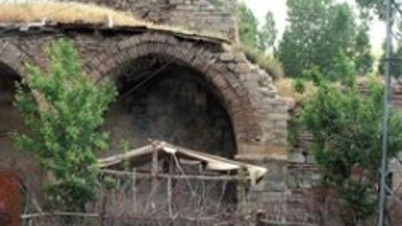 Fatih Altaylı: Van'daki kilise benim