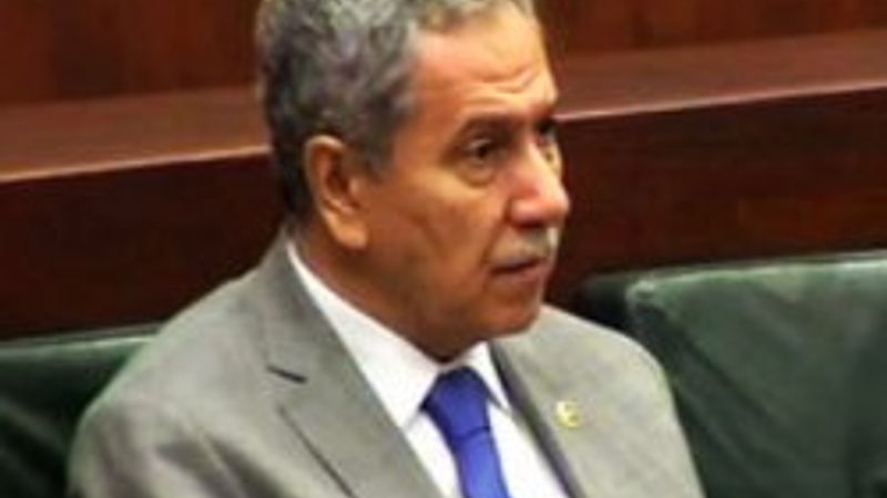 Başbakan Erdoğan'la ters düşen Arınç konuştu