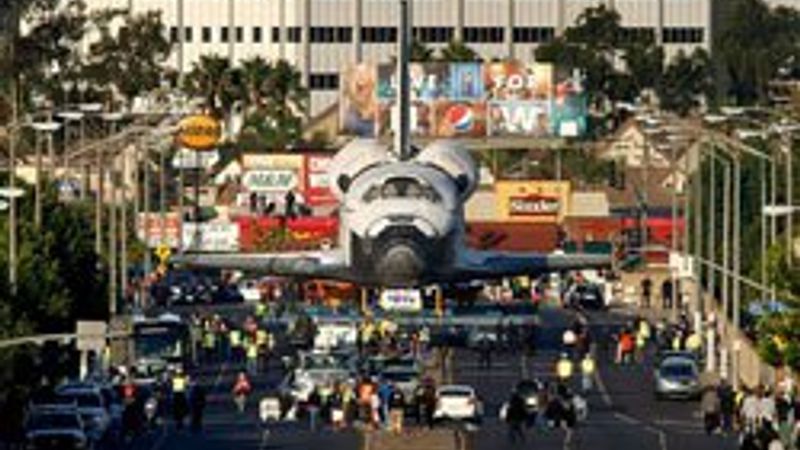 Endeavour Los Angeles sokaklarında