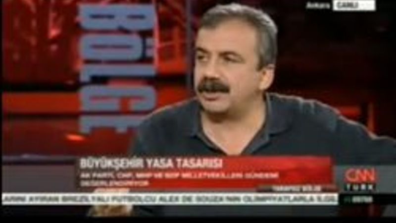 Sırrı Süreyya Önder: Türkler de Kürtçe öğrensin