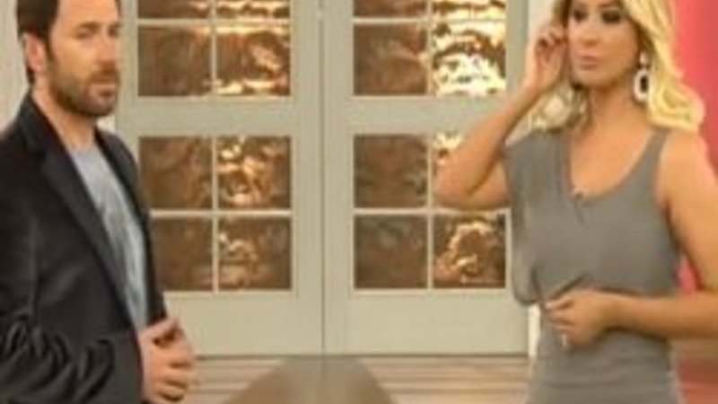 Songül Karlı eşi kızınca kıyafetini değiştirdi - Video