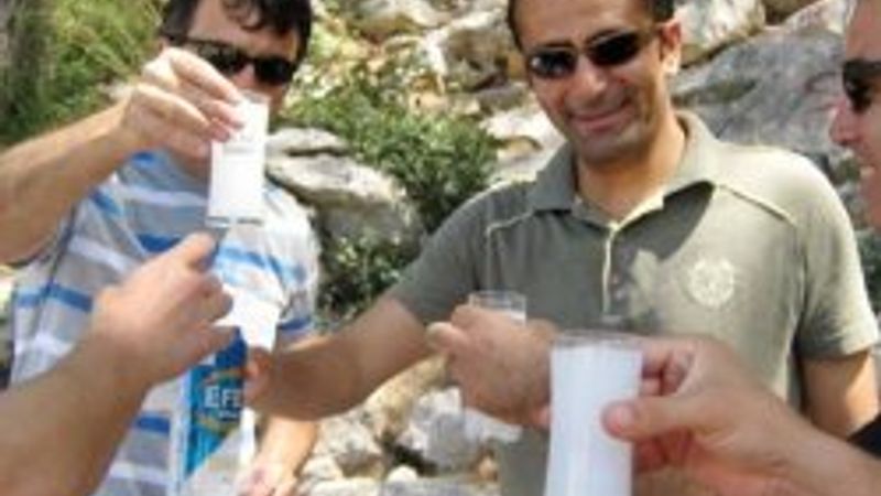 Rakı içen öğretmenler hakkında karar