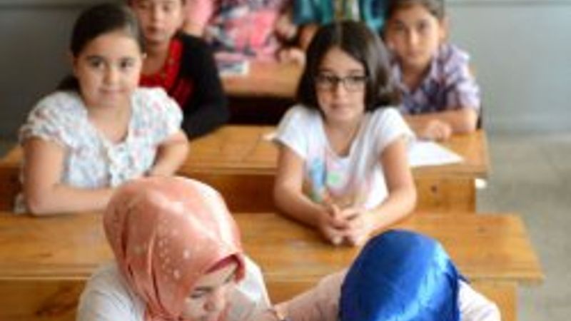 Türban dağıtan okul hakkında soruşturma başlatıldı