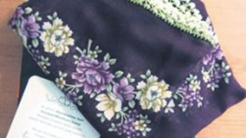 Borusan'dan yılbaşı hediyesi başörtü