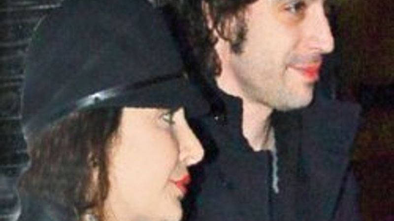 Özgür Mumcu dudakları rujlu görüntülendi