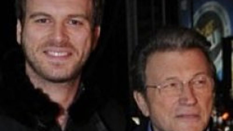 Kıvanç Tatlıtuğ'un babası Erdem Tatlıtuğ ile gurur pozu