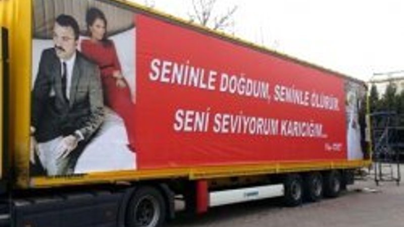 Okan Kurt'tan Demet Akalın'a TIR sürprizi