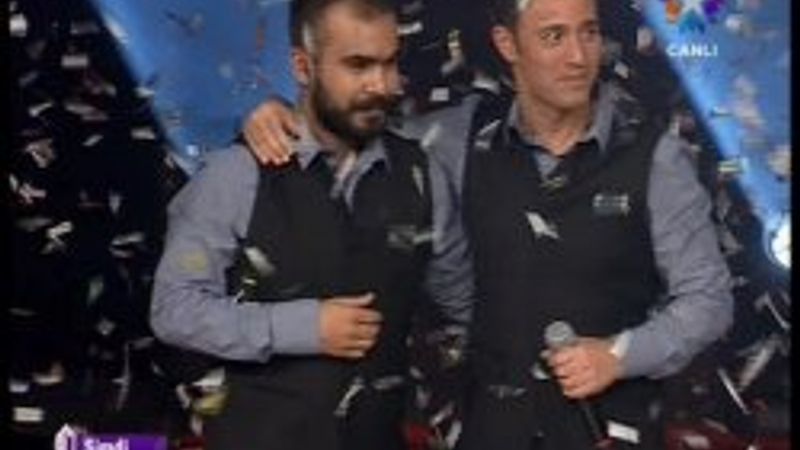 O Ses Türkiye birincisi Mustafa çok dertli - Tıkla İzle