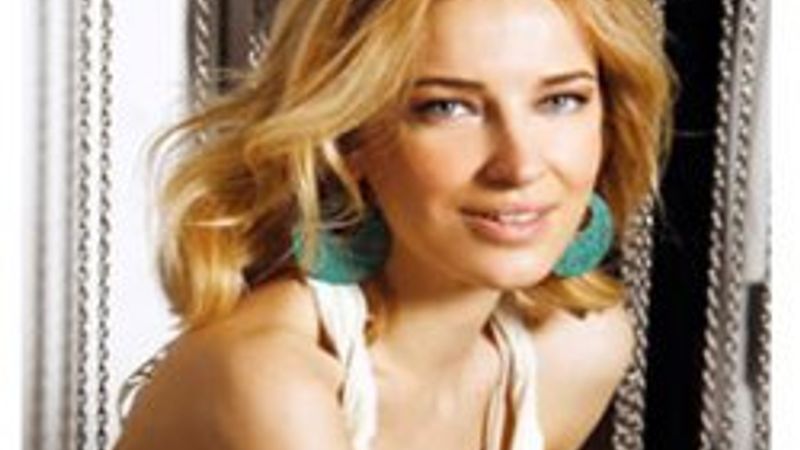 Burcu Esmersoy: Beni aldatan sevgilime gülüp geçtim