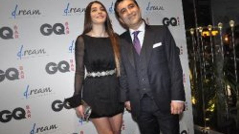 Nur Fettahoğlu sevgilisiyle el ele