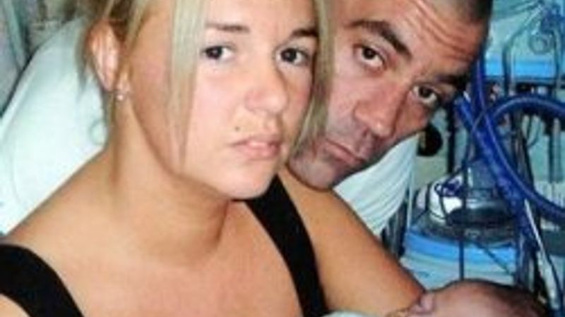 Babasının öpücüğü öldürdü