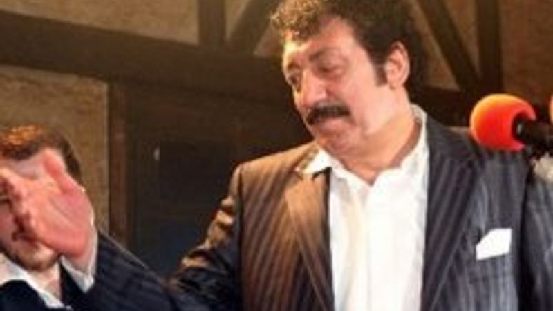 Zaman yazarı Nedim Hazar Müslüm Gürses'i yazdı