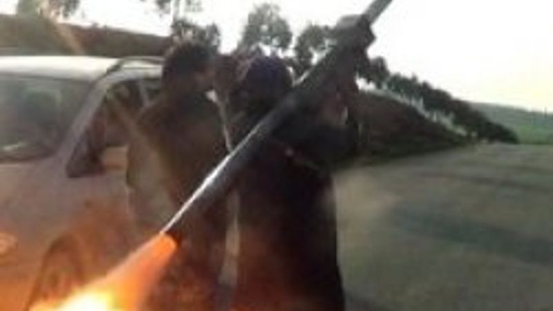 ÖSO muhabirlerin önünde helikopter düşürdü - Tıkla izle