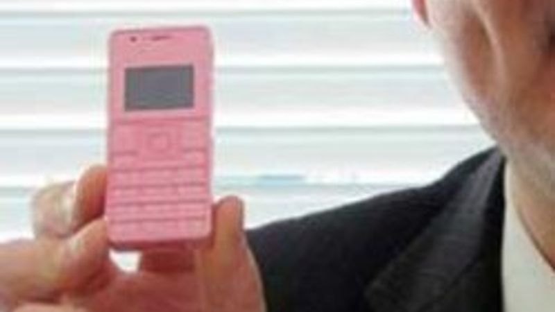 Dünyanın en küçük ve en hafif telefonu