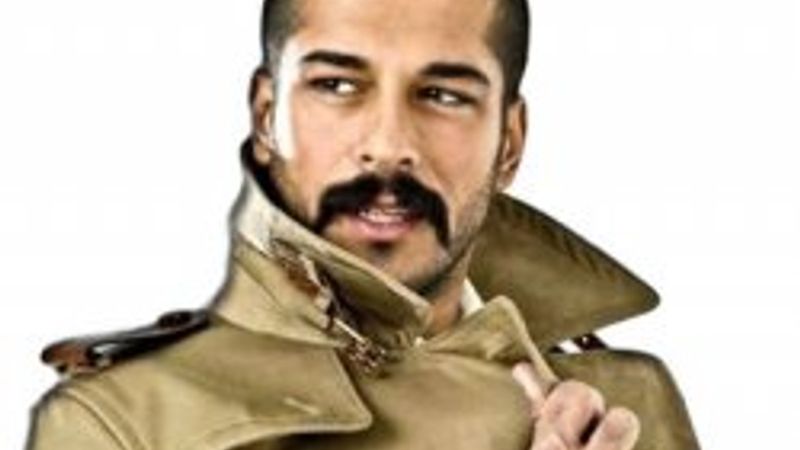 Burak Özçivit ofisboydu