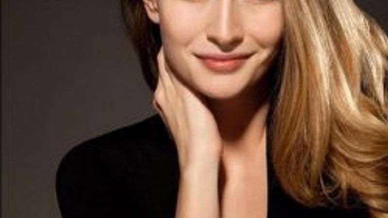 Merak edilen güzel Yasemin Allen