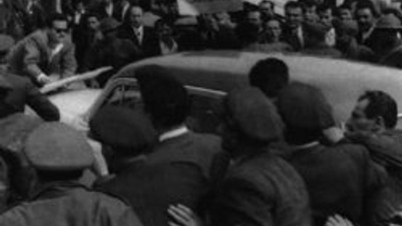 İnönü'ye linç girişiminin fotoğrafları