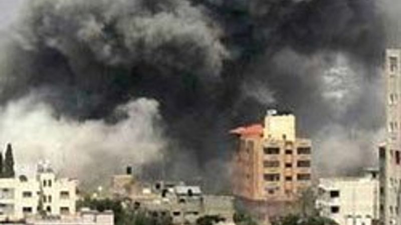 Bir istihbarat romanı Kırık Heykel