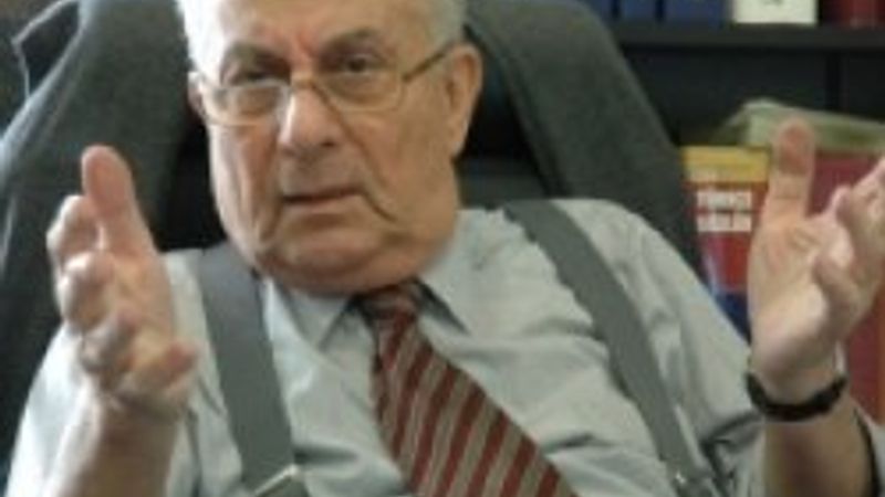 Hakkı Devrim: Ülke ana dilden daha önemli değil