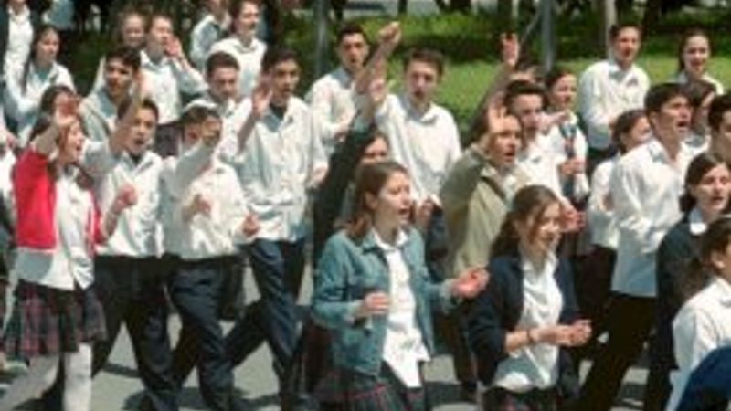 Bakandan lise ile ilk ve ortaokullara tatil müjdesi