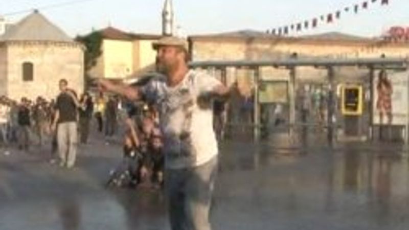 TOMA'ya kafa tutan eylemcinin sonu - izle